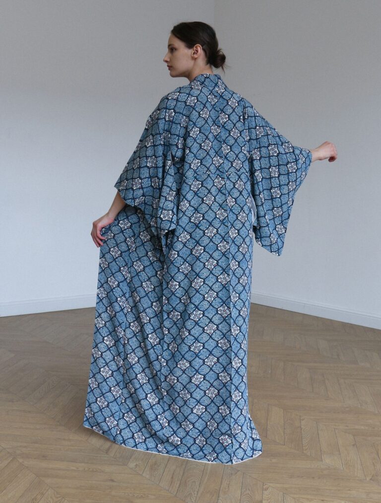 Эстетика повседневности на кимоно: бытовые орнаменты
